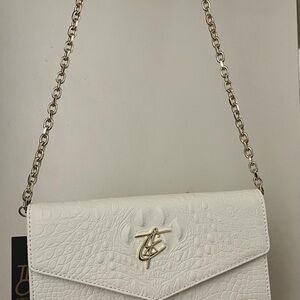 Stylish White Croc-Embossed Shoulder Bag